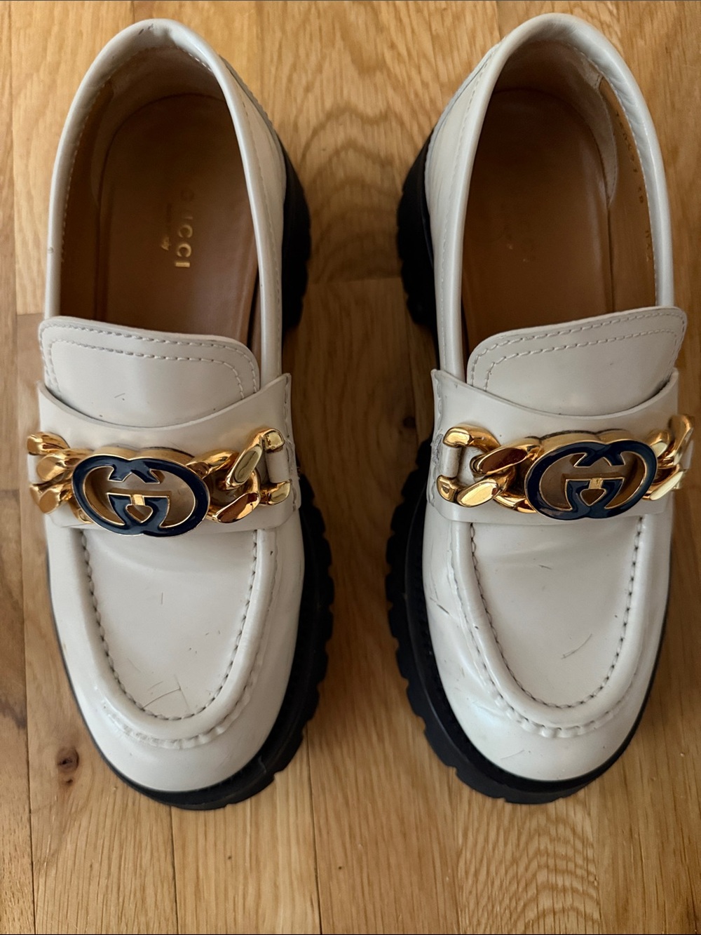 Gucci White Leather Loafers with Gold Chain and Navy GG